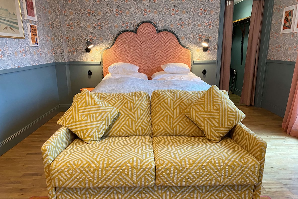 Chambre Supérieure, 1 grand lit, accessible aux personnes à mobilité réduite, non-fumeur