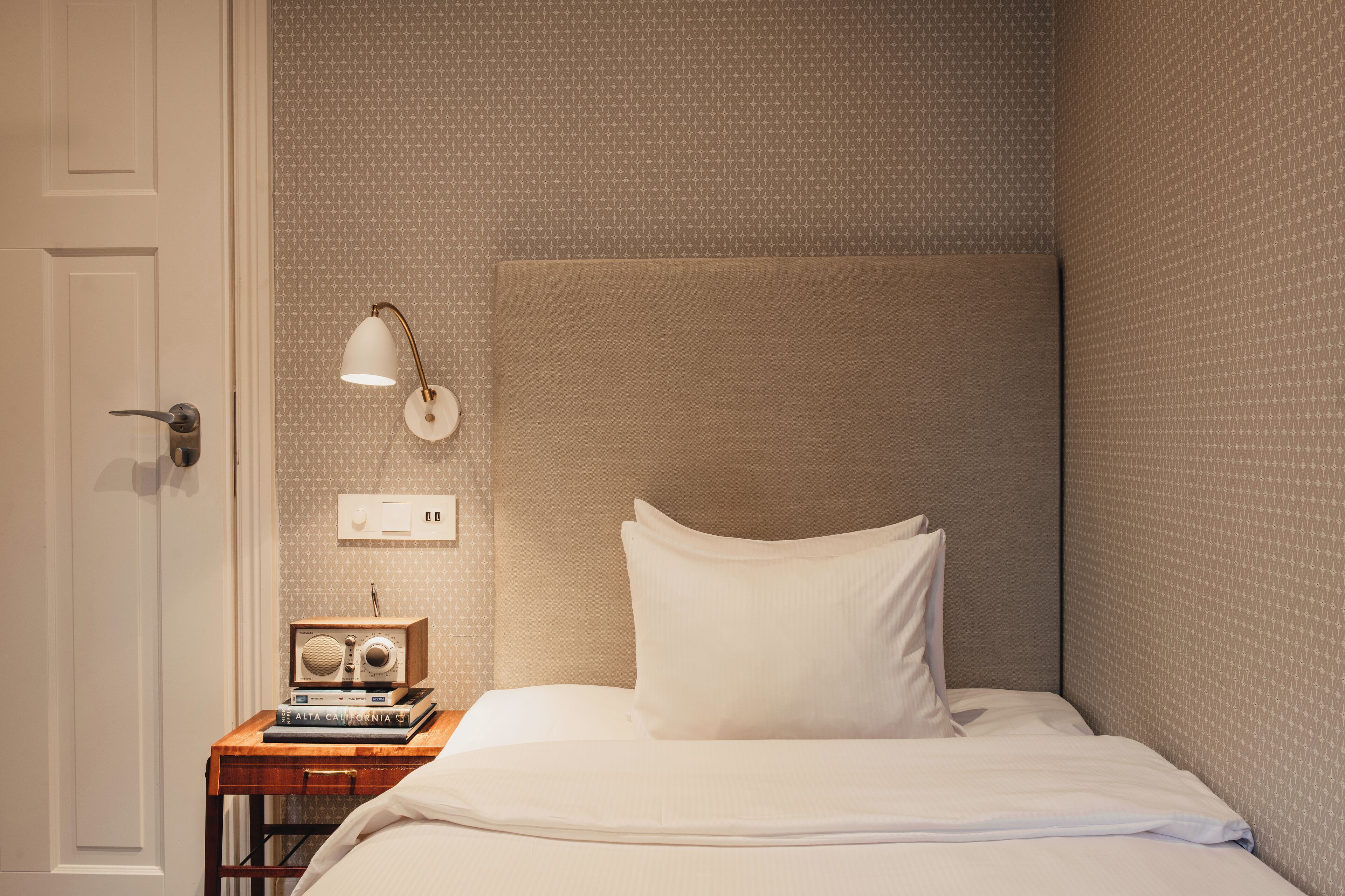 Compact Single, Annex Building | In-room safe, desk, blackout curtains, iron/ironing board