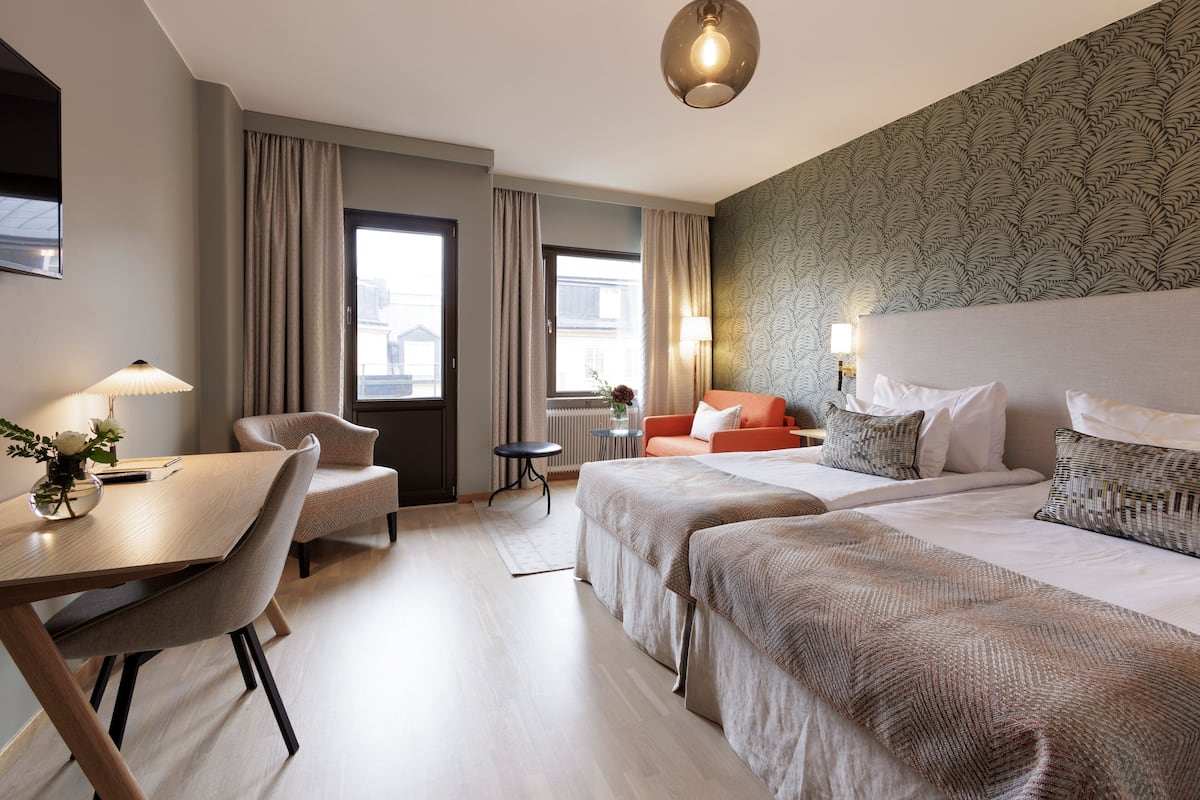 Superior Twin Room | In-room safe, desk, blackout curtains, iron/ironing board