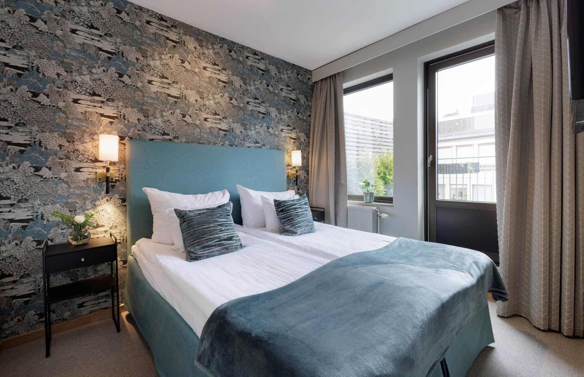 Suite, 1 Double Bed, Non Smoking | In-room safe, desk, blackout curtains, iron/ironing board