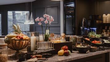 Free daily self-serve breakfast