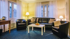 Standard Room, Non Smoking | Desk, cribs/infant beds, rollaway beds, free WiFi