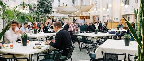 Breakfast, lunch and dinner served