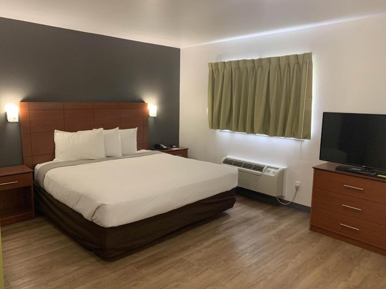 遮光布/窗簾、免費無線上網、床單