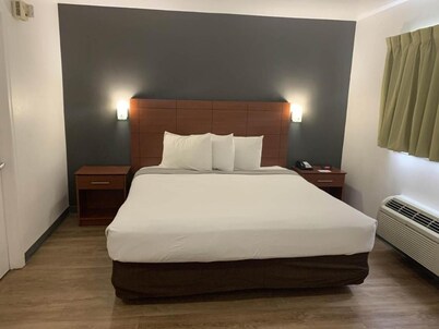 Studio 6 Hampton, VA - Langley AFB Area