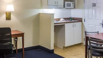 Cortinas blackout, wifi gratis y ropa de cama