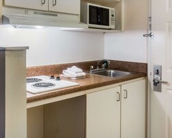 Cortinas blackout, wifi gratis y ropa de cama 