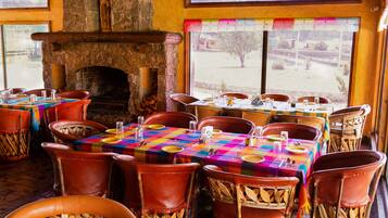 Frokost, lunsj og middag serveres, internasjonale retter