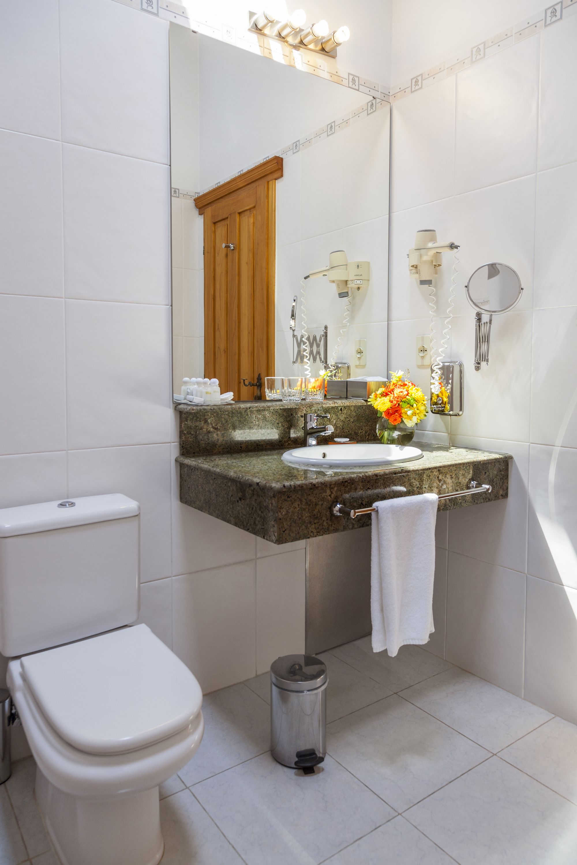 deluxe apartment, 1 double bed with sofa bed, garden view | bathroom | shower, free toiletries, hair dryer, towels