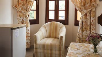 Standard Single Room, 1 Twin Bed, Garden View | Minibar