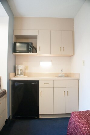 Signature Suite, 1 Queen Bed with Sofa bed | Private kitchen