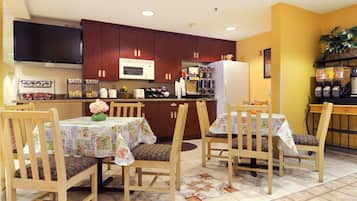 Desayuno continental incluido todos los días