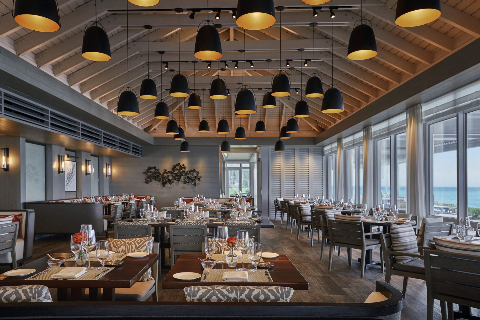 2 restauranter, frokost serveres