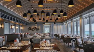 2 restauranter, frokost serveres