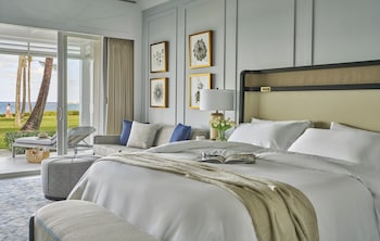 Premium bedding, minibar, in-room safe, desk at The Ocean Club, A Four Seasons Resort, Bahamas