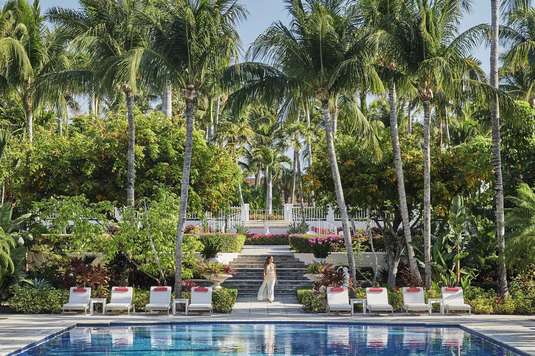 3 outdoor pools, sun loungers