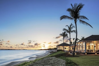 2 restaurants, breakfast served at The Ocean Club, A Four Seasons Resort, Bahamas