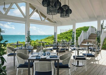 2 restaurants, breakfast served at The Ocean Club, A Four Seasons Resort, Bahamas
