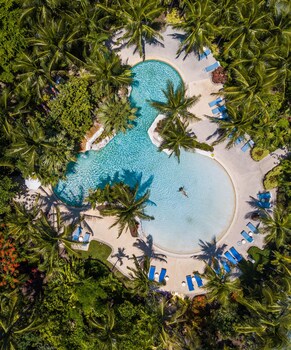 Hotel Exterior at The Ocean Club, A Four Seasons Resort, Bahamas
