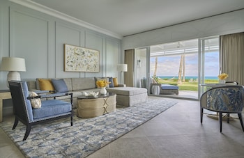 Luxury Suite, Oceanfront | Premium bedding, minibar, in-room safe, desk at The Ocean Club, A Four Seasons Resort, Bahamas