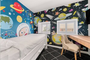 Family Suite | In-room safe, individually furnished, desk, laptop workspace - Furama Darling Harbour (Haymarket)