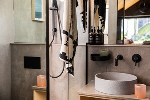 qtQT Cabin | Bathroom | Shower, free toiletries, hair dryer, bathrobes - QT Gold Coast (Surfers Paradise)