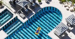 Piscine extérieure, cabanas (supplément), parasols