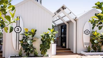 qtQT Cabin | Exterior