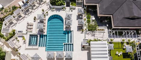 Alberca al aire libre y camas balinesas (con cargo)