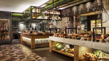 2 restaurants, breakfast, lunch, dinner served; sushi