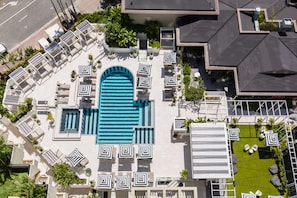 Piscine extérieure