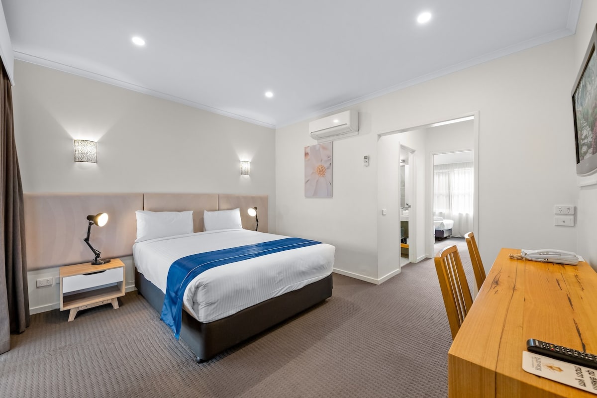 Family Room, Non Smoking, Refrigerator & Microwave | 1 bedroom, desk, soundproofing, iron/ironing board