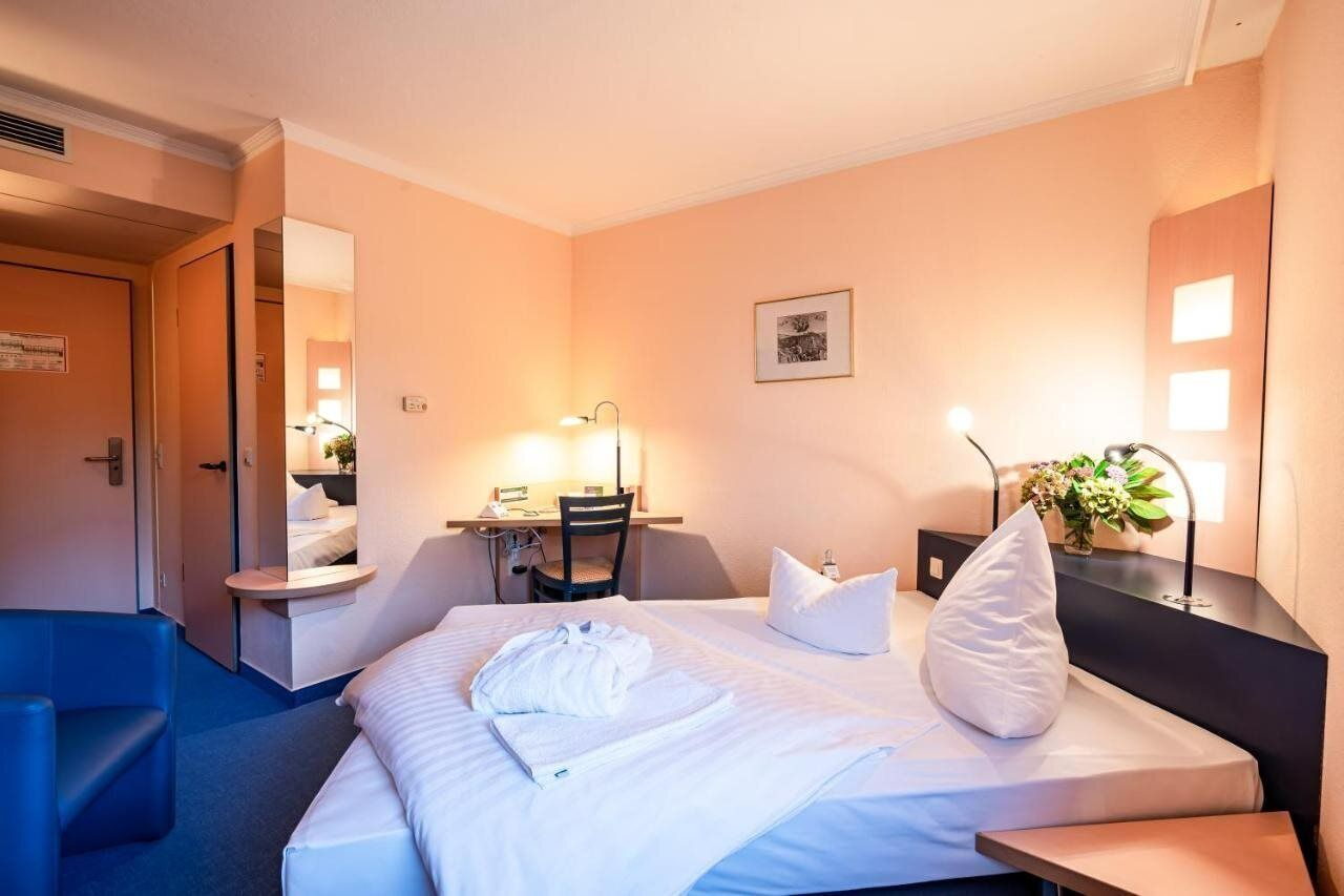 Zimmersafe, Schreibtisch, schallisolierte Zimmer, kostenloses WLAN