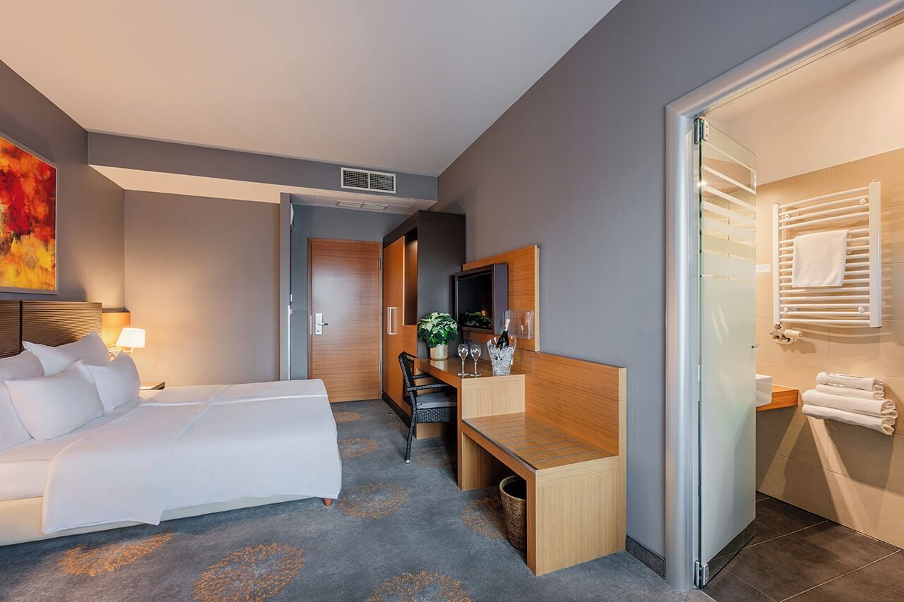 Standard-Doppel- oder -Zweibettzimmer