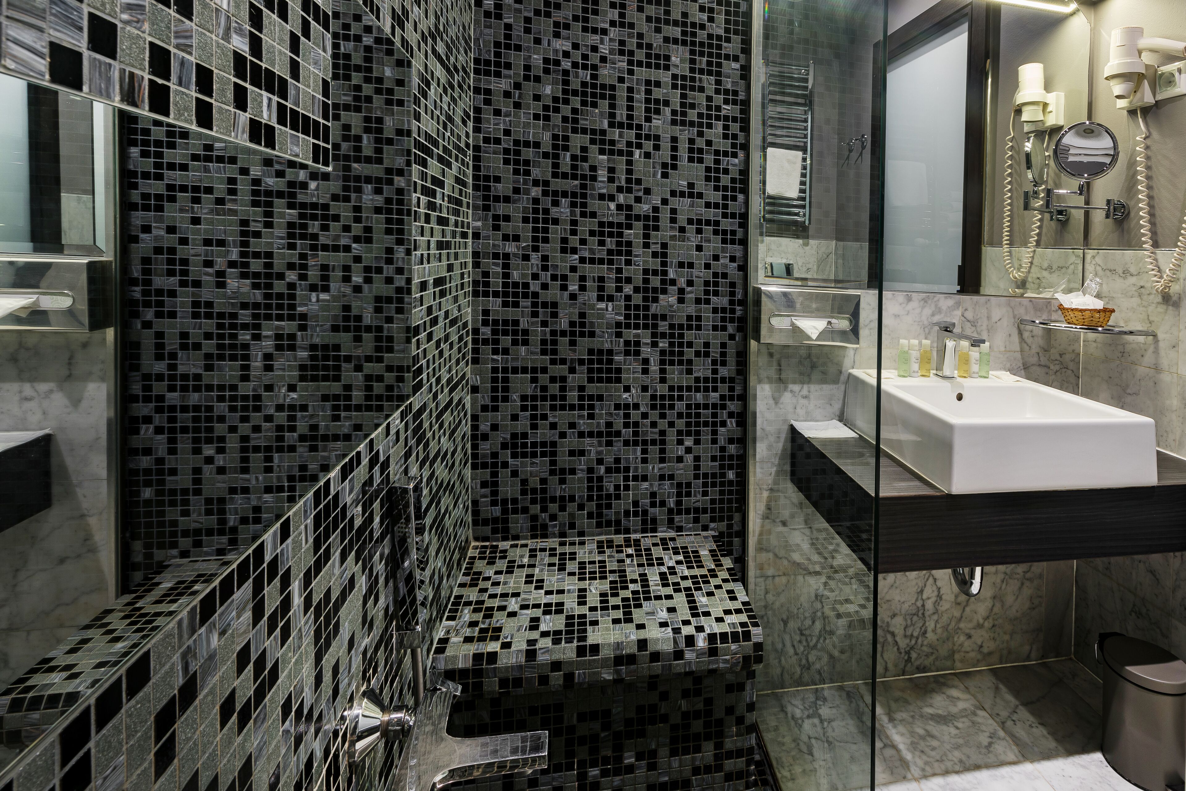 deluxe double room | bathroom | free toiletries, hair dryer, towels, soap