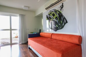 Superior Apartment | Desk, blackout drapes, soundproofing, free WiFi