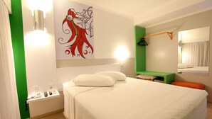 Desk, blackout drapes, soundproofing, WiFi (free) - Ibis Styles Joinville (Joinville)