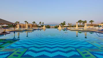 3 outdoor pools, pool umbrellas, sun loungers