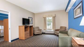 Suite, 1 King Bed, Non Smoking (One-Bedroom Suite)