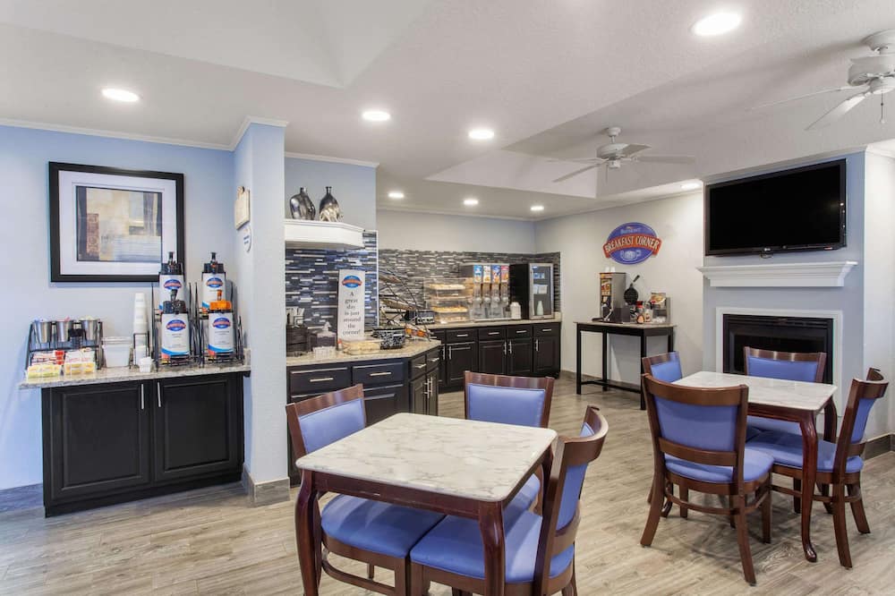 Baymont by Wyndham Jacksonville/Butler Blvd
