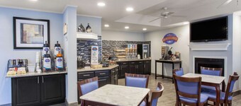 Baymont by Wyndham Jacksonville/Butler Blvd