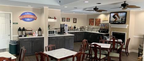 Déjeuner continental gratuit tous les jours