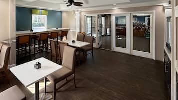 Bao gồm bữa sáng kiểu Âu hàng ngày