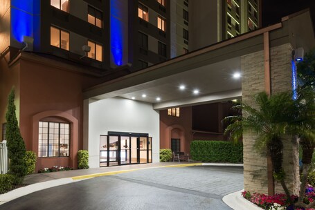 Holiday Inn Express Suites Nearest Universal Orlando, an IHG Hotel - Image 24