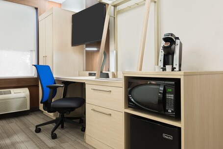 Holiday Inn Express Suites Nearest Universal Orlando, an IHG Hotel - Image 28