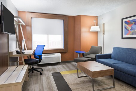 Holiday Inn Express Suites Nearest Universal Orlando, an IHG Hotel - Image 5