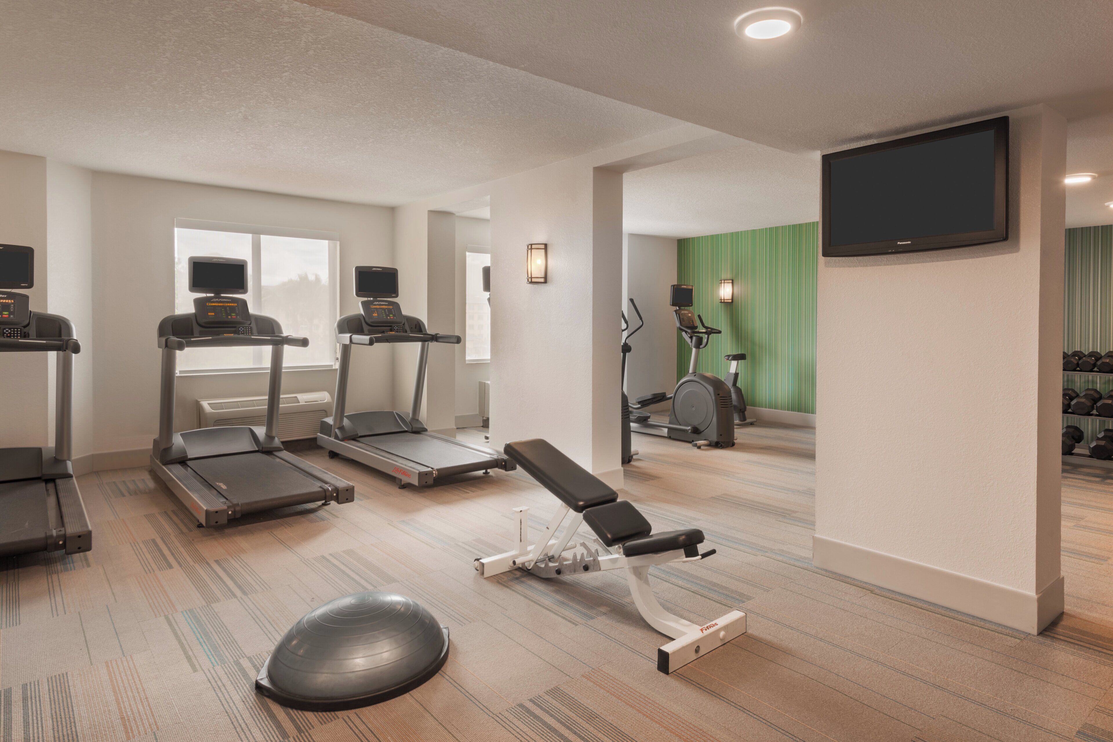 Photo - Holiday Inn Express & Suites Nearest Universal Orlando by IHG