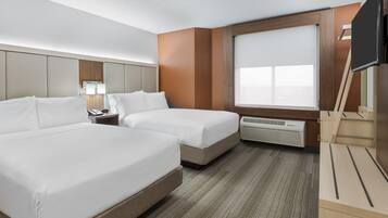 套房, 1 間臥室 | 客房內保險箱、書桌、遮光布/窗簾、熨斗/熨衣板