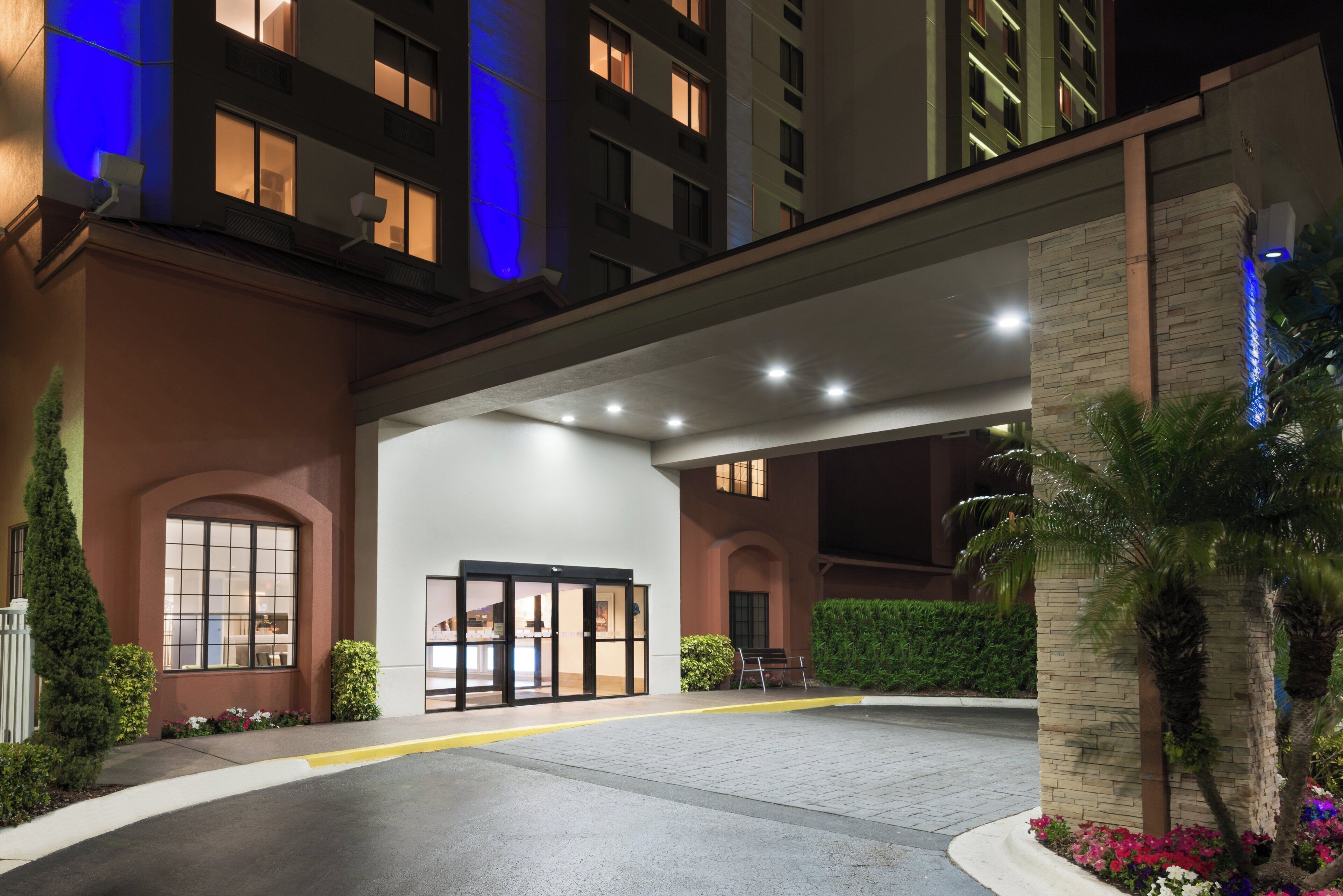 Photo - Holiday Inn Express & Suites Nearest Universal Orlando by IHG