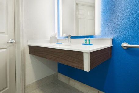 Holiday Inn Express Suites Nearest Universal Orlando, an IHG Hotel - Image 40